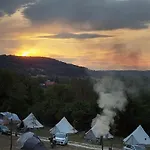 Glamp-inn